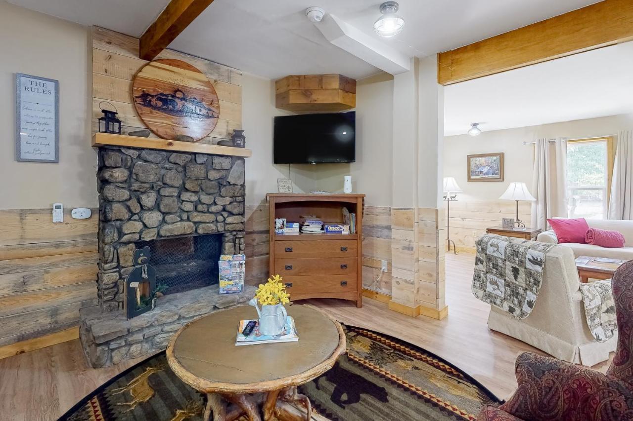 Bear Caves At Black Bear Cottages Сивиървил Екстериор снимка