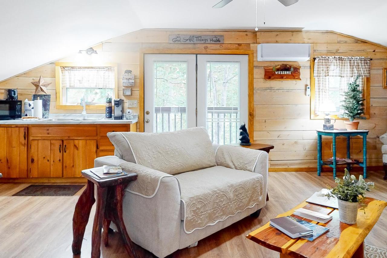 Bear Caves At Black Bear Cottages Сивиървил Стая снимка